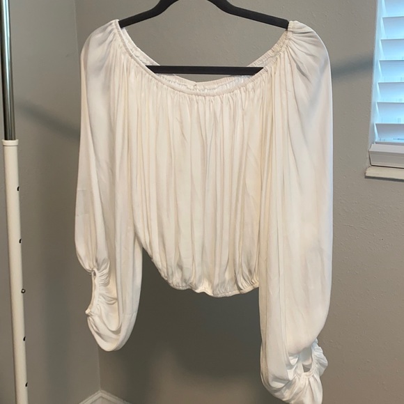 puff sleeve crop top - Picture 1 of 3